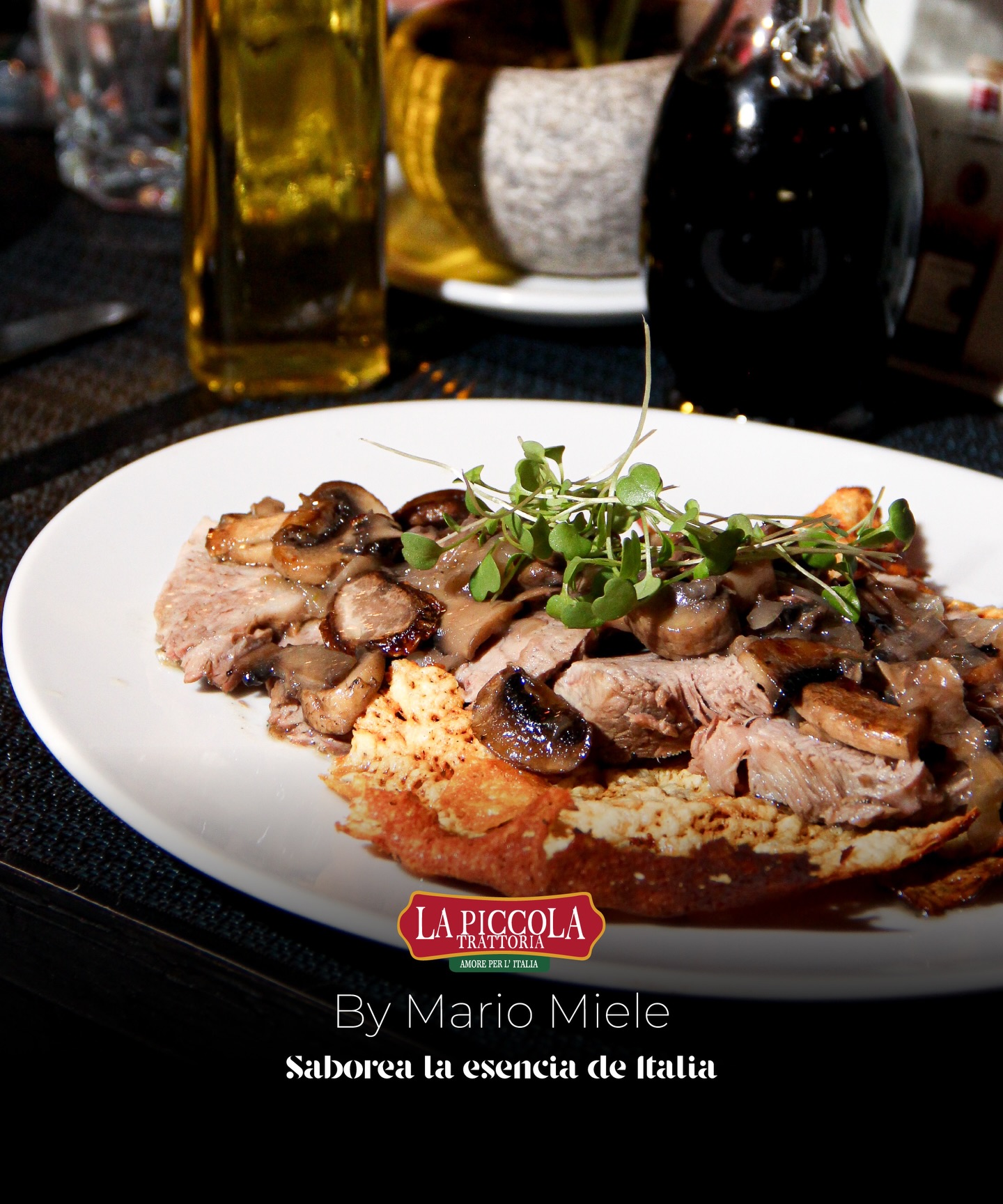 El interior clásico de La Piccola Trattoria en Polanco